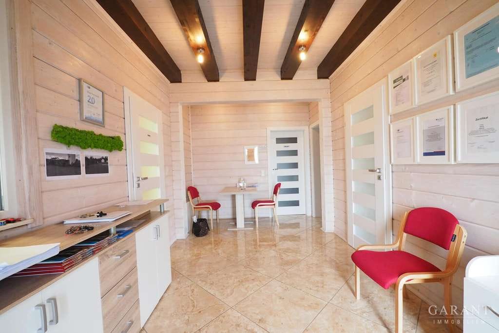 Immobilie in Burgrieden - *** Interessante Immobilie mit vielfältigen Nutzungsmöglichkeiten! *** - Bild 2