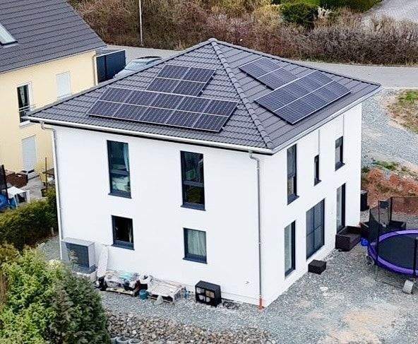 Immobilie in Pirk - Modernes Traumhaus in unverbaubarer Lage - Einziehen & Wohlfühlen - Bild 3