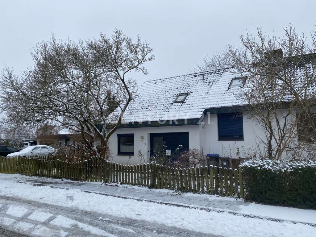 Immobilie in Jork - Größzügige Doppelhaushälfte in idyllischer und zentraler Lage. Käuferprovisionsfrei. - Bild 1