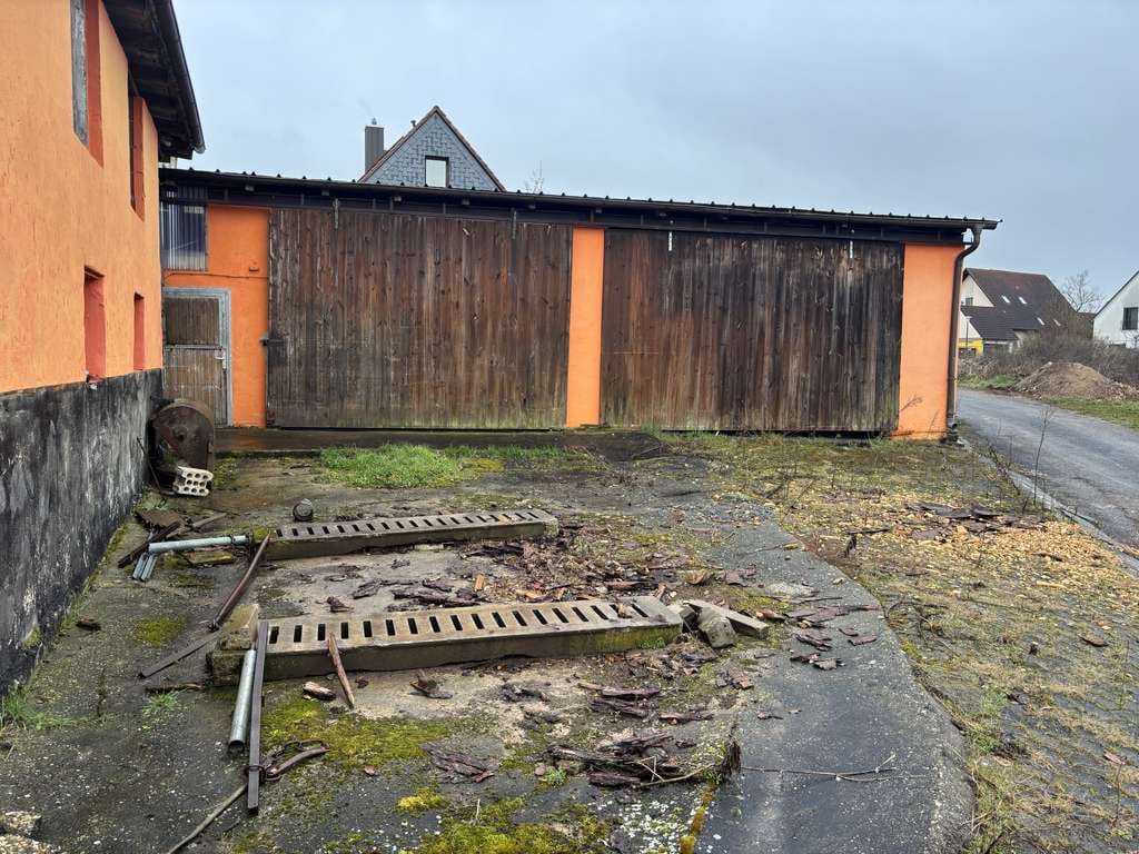 Immobilie in Roßtal - Bauernhaus mit großen Grundstück  - Bild 3