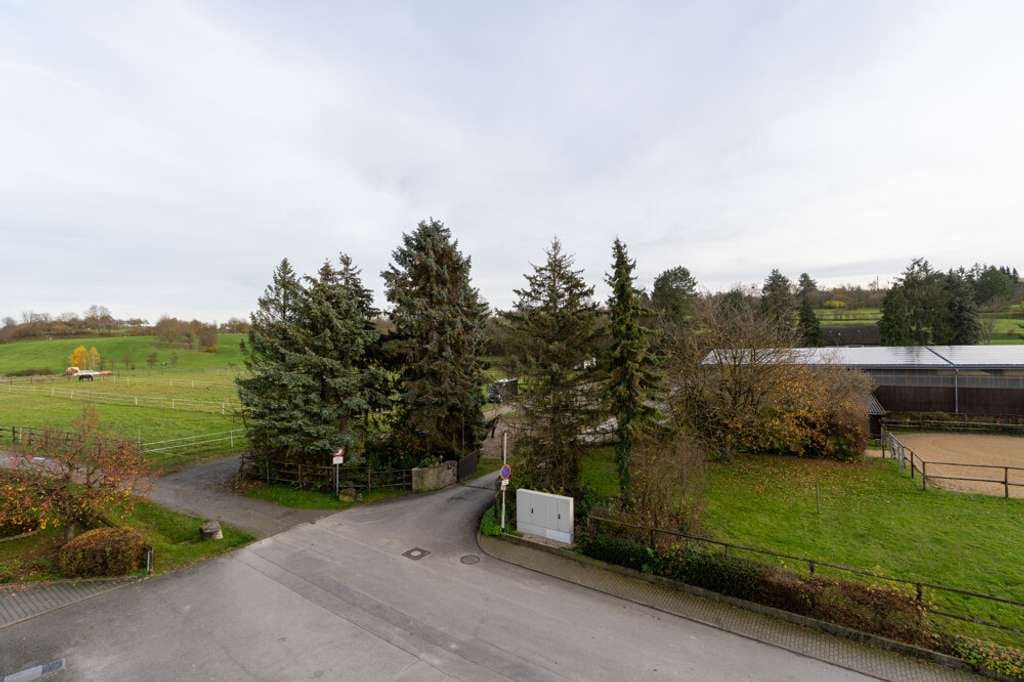 Immobilie in Steinheim an der Murr - Ruhiges Wohnen am Feldrand mit Balkon und Garage - Bild 2
