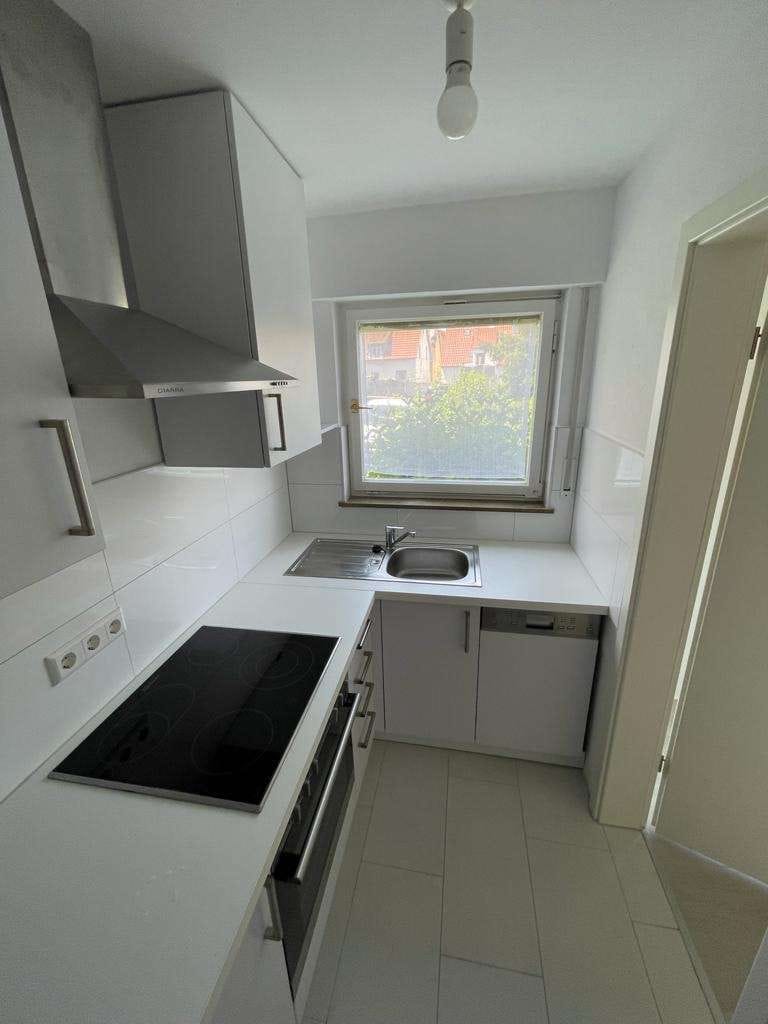 Immobilie in Esslingen am Neckar - Attraktive, zentrale 2-Zimmer Wohnung mit Balkon fussläufig zur Innenstadt - Bild 2
