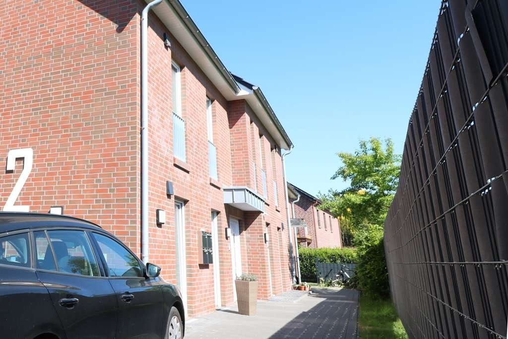 Immobilie in Cloppenburg - Topmoderne , neuwertige 1 Zi.- Eigentumswohnung mit Pkw-Stellplatz in zentrumsnaher Stadtlage - Bild 0