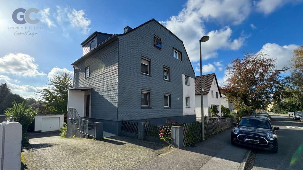 Immobilie in Langenfeld (Rheinland) - Gepflegtes und voll vermietetes Dreifamilienhaus in Langenfeld – Historischer Charme trifft modernen - Bild 1