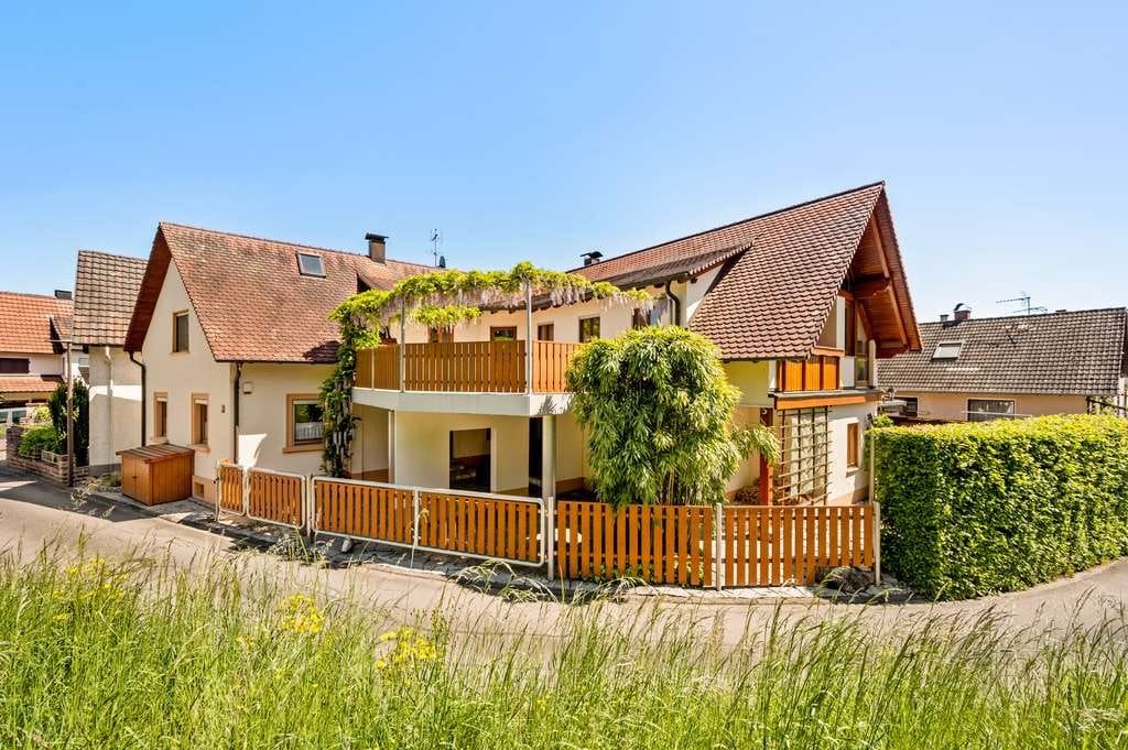 Immobilie in Lichtenau - Einzigartiges Wohnhaus mit Dachterrasse, Einliegerbereich und besonderem Raumgefühl - Bild 0