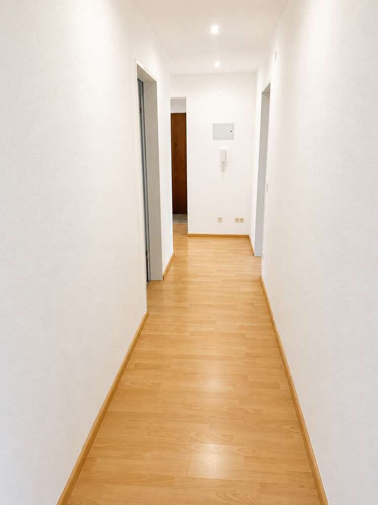Immobilie in Immenstaad am Bodensee - Viel Platz für Ihre Ideen – großzügige 4-Zimmer-Wohnung mit Potenzial - Bild 1