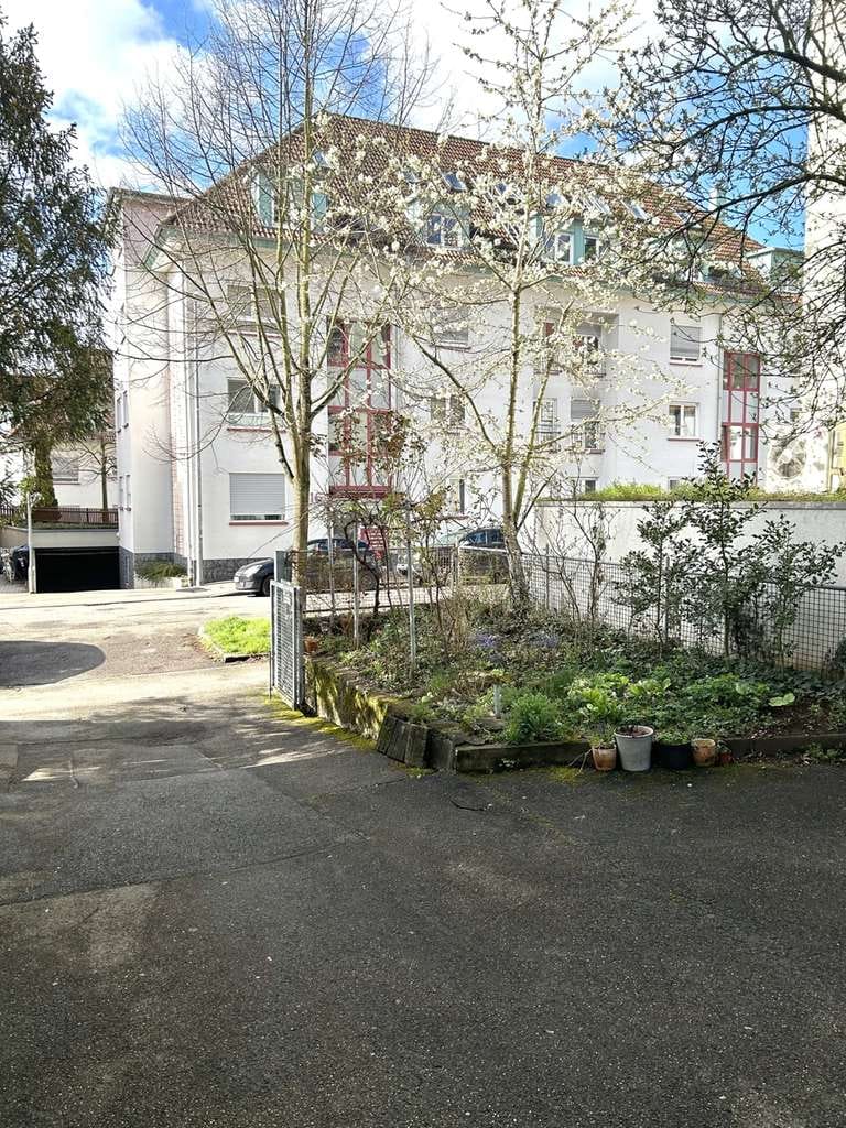 Immobilie in Esslingen am Neckar - Charmante und charakteristische 3-Zimmer-Wohnung im Herzen von Esslingen am Neckar - Bild 2