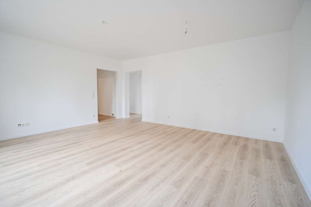 Immobilie in Großostheim - DIETZ: TIP-TOP 3-Zimmer-Eigentumswohnung mit Einbauküche, Stellplatz, TGL-Bad direkt in Ringheim! - Bild 2