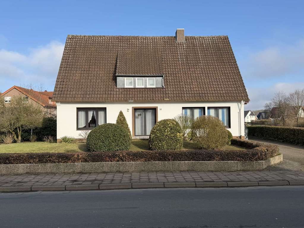 Immobilie in Lotte - Sanierungsbedürftiges Einfamilienhaus in bester Lage mit Entwicklungspotential - Bild 0