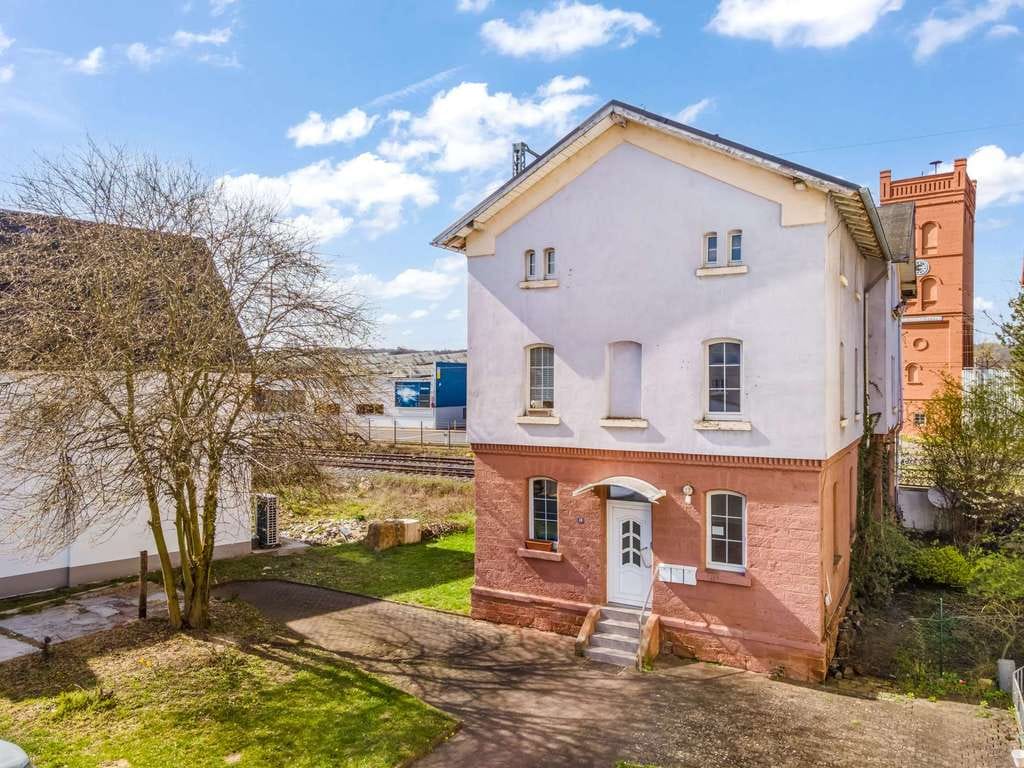 Immobilie in Lollar - TOP Rendite - vermietete DG-Wohnung für Monteure im Herzen von Lollar - Bild 0