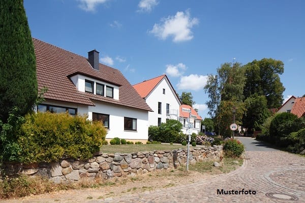 Immobilie in Marktrodach - Heimwerker aufgepasst! Einfamilienhaus mit Garage - provisionsfrei - Bild 0
