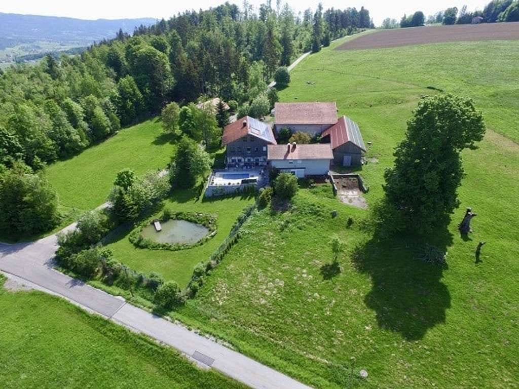 Immobilie in Breitenberg - Außergewöhnliches Sacherl in traumhafter Alleinlage bei 94089 Neureichenau - Bild 1