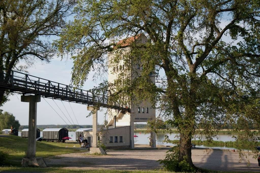 Immobilie in Letschin - Außergewöhnliche Gastro- & Eventlocation mit Ferienwohnung direkt an der Oder - Bild 4