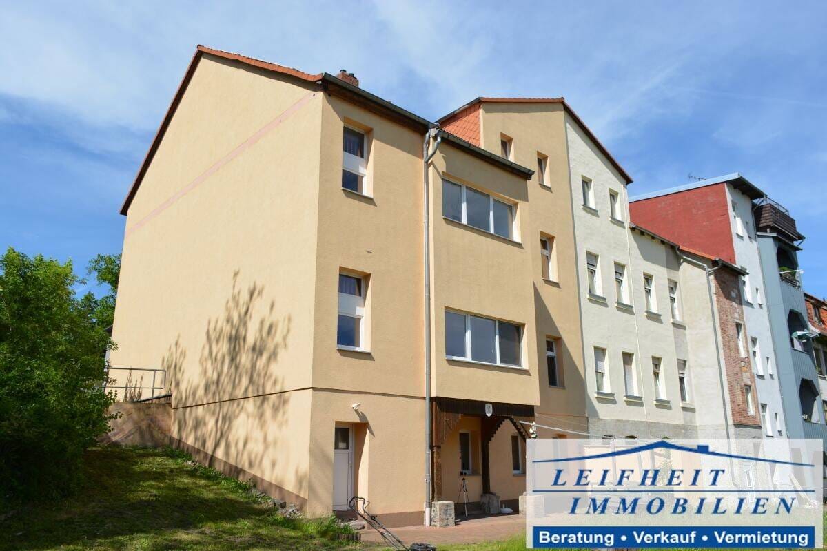 Immobilie in Sondershausen - Mehrfamilienhaus mit drei Wohneinheiten, Photovoltaikanlage, Garten und Stellplätzen - Bild 4