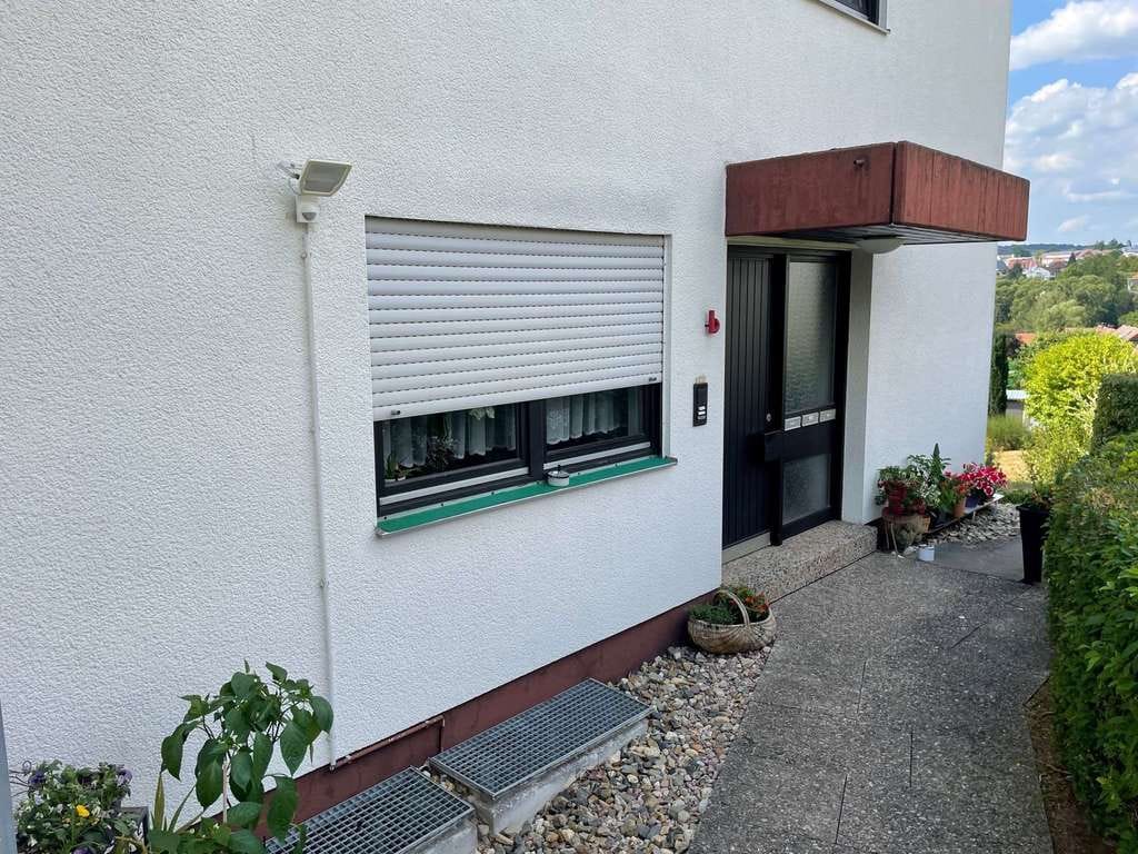 Immobilie in Bebra - Dachgeschoss-Wohnung mit 55 m² im 6 Familienhaus *** mit Balkon ***KfZ-Stellplatz *** Badewanne *** - Bild 4