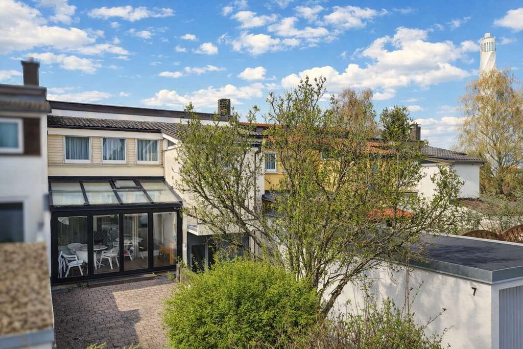 Immobilie in Rottweil - Rottweil: Helles Reihenmittelhaus mit Einliegerwohnung, Garage und großem Garten - Bild 0