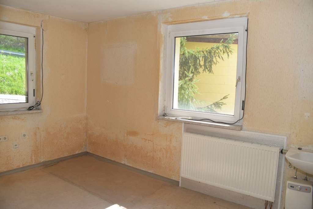 Immobilie in Ingelfingen - Idyllisches Wohnen im Grünen!
Einfamilienhaus mit ELW und Doppelgarage - Bild 4
