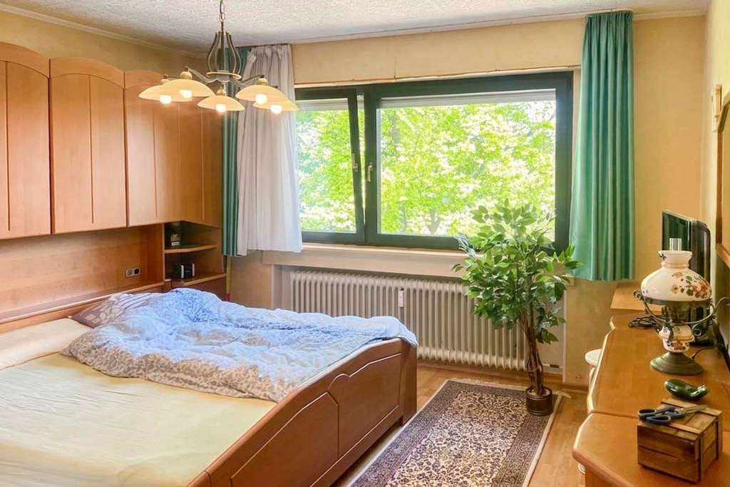 Immobilie in Bergheim - Lichtdurchflutete 3-Zimmer-Wohnung mit sonnigem Balkon - ideal für Eigennutzer oder Kapitalanleger - Bild 4