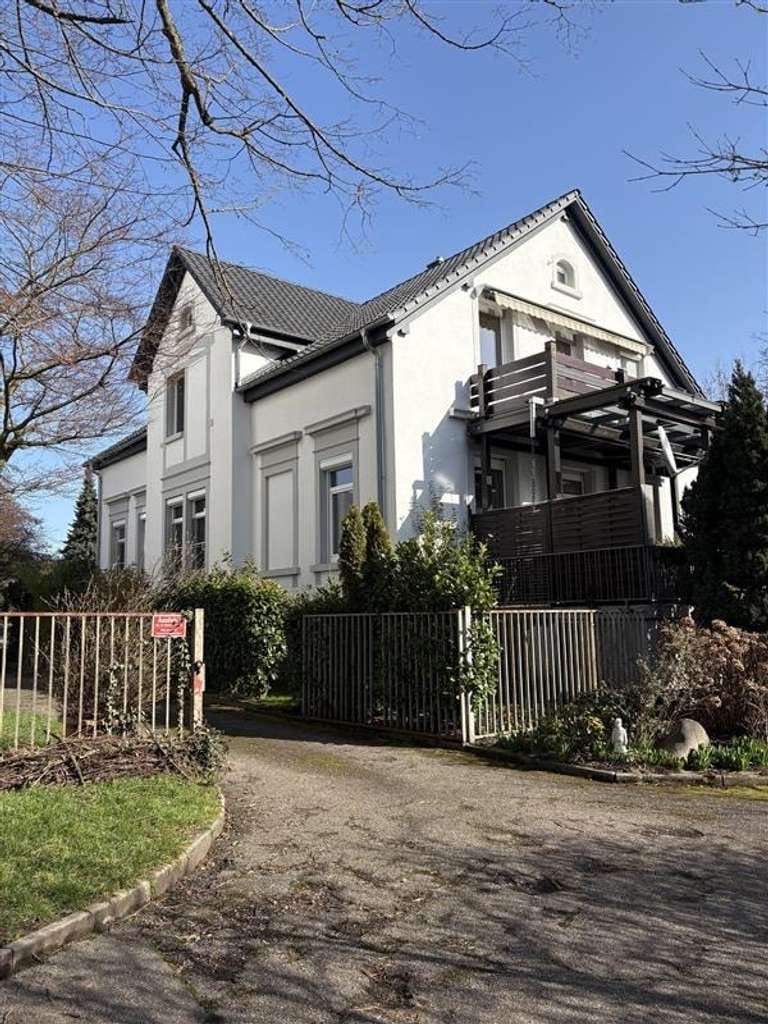 Immobilie in Bühl - Zentrales Zweifamilienhaus in Bühl! - Bild 0