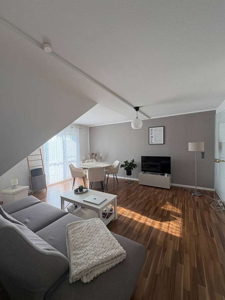 Immobilie in Rüdesheim - Moderne 2-Zimmer-Wohnung mit 2 Balkonen & Stellplatz in ruhiger Lage - Bild 1