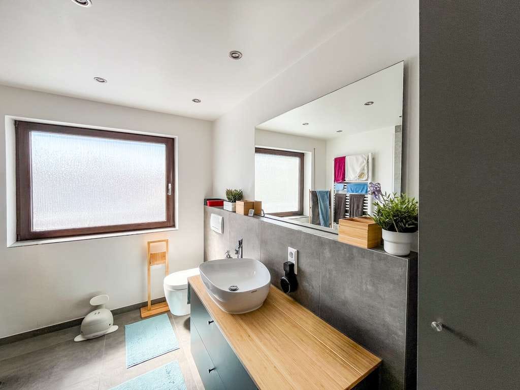 Immobilie in Wannweil - Lichtdurchflutete DG-Maisonette-Wohnung | 6 Zi. | 129 m² | Garage | Balkon| Wannweil - Bild 2