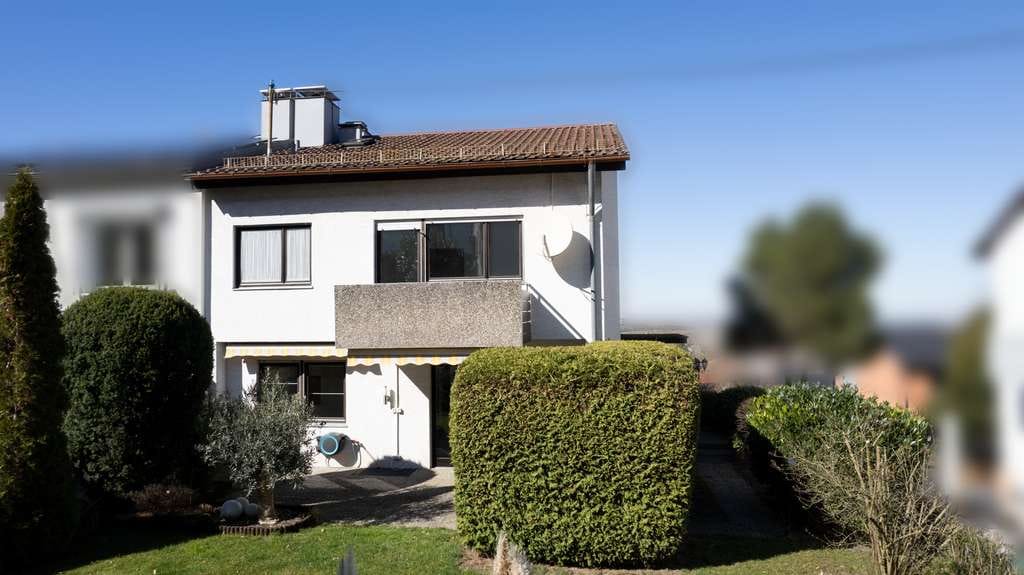 Immobilie in Gerlingen - Einfamilienhaus mit Potential in bester Lage - Doppelhaushälfte mit Einliegerwohnung - Bild 0