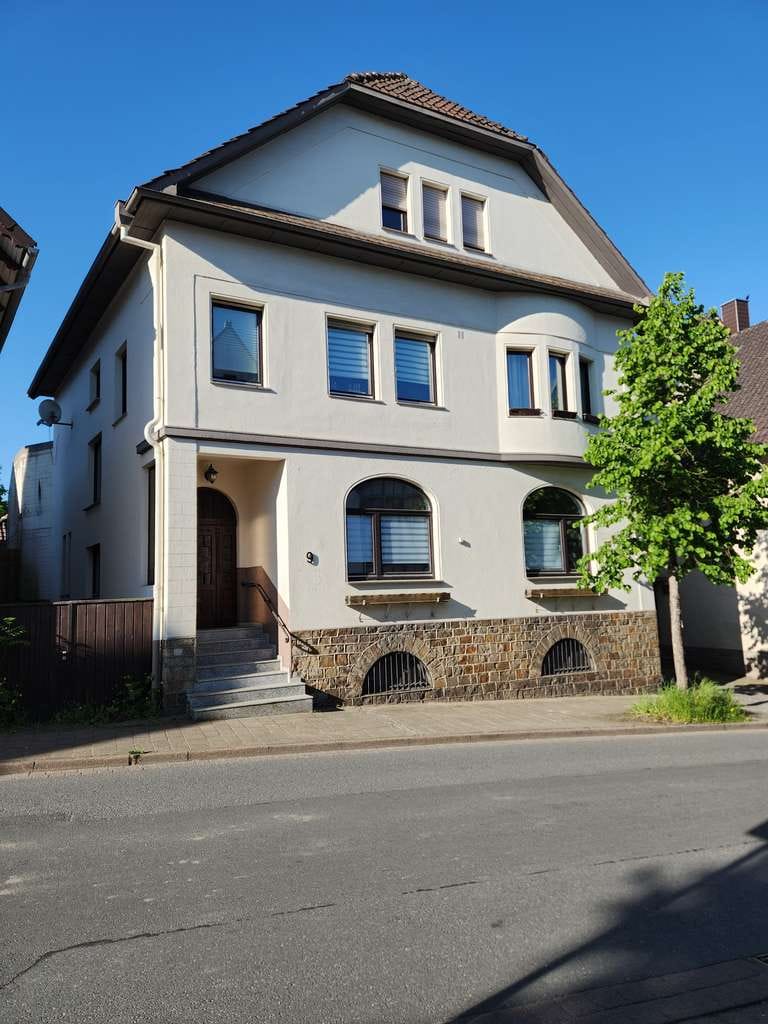 Immobilie in Extertal - Großzügiges Haus für Wohnen und/oder Gewerbe  - Bild 0