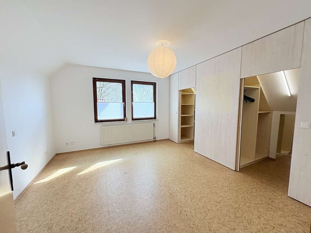 Immobilie in Rauschenberg - Viel Platz für die ganze Familie – Einfamilienhaus mit Garten und Garage - Bild 1