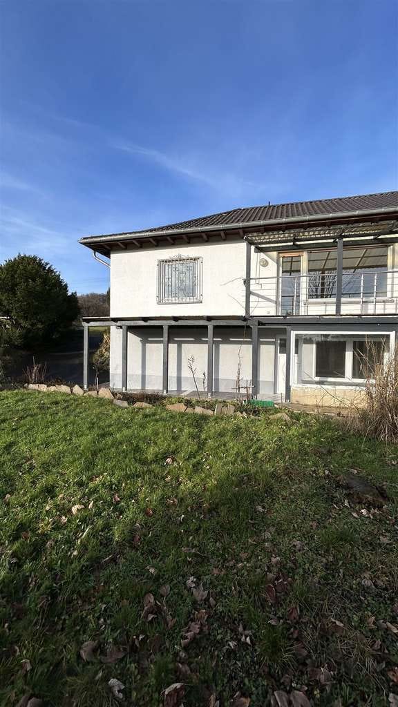 Immobilie in Neustadt (Wied) - Modernisierte Doppelhaushälfte mit Anliegerwohnung - Bild 1