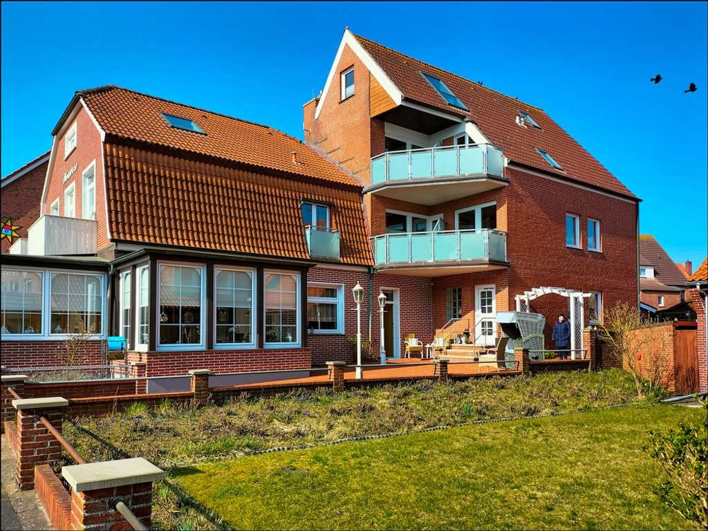 Immobilie in Juist - Juist, Inseliges Ferienhaus in bester Lage - ohne Käuferprovision - Bild 1