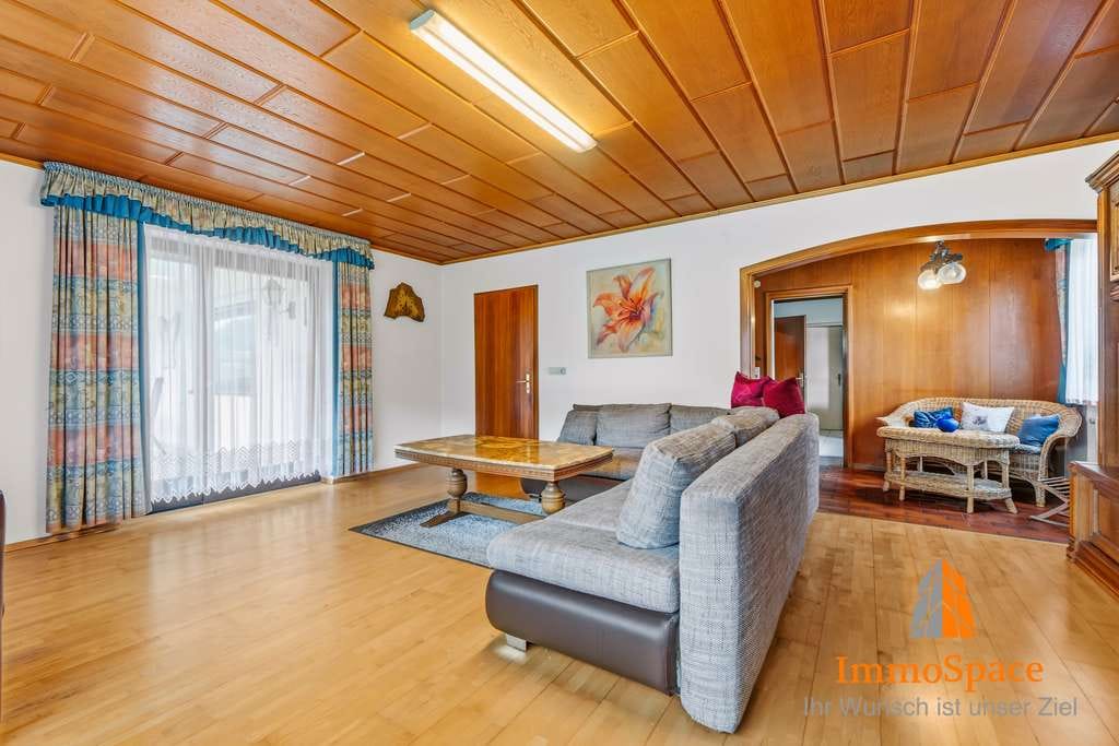 Immobilie in Mörnsheim - *Grosszügiger Bungalow mit Terrasse, grossem Garten und unverbaubarem Blick* - Bild 4