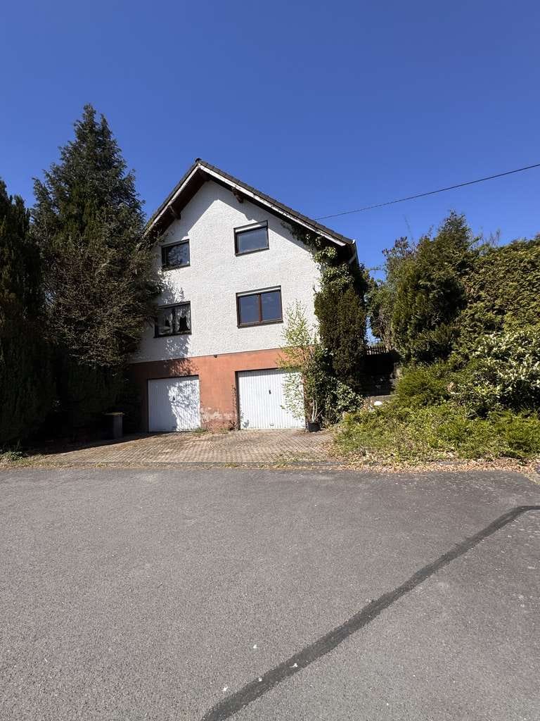 Immobilie in Mehren - Charmantes Einfamilienhaus mit großem Grundstück und viel Potenzial in ruhiger Lage - Bild 1