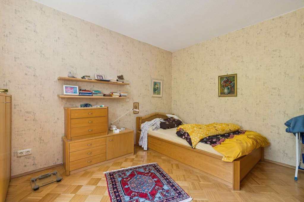 Immobilie in Siegen - Flexibl. angebautes Wohnhaus mit ELW, Garage & großem Sonnengarten - Bild 4