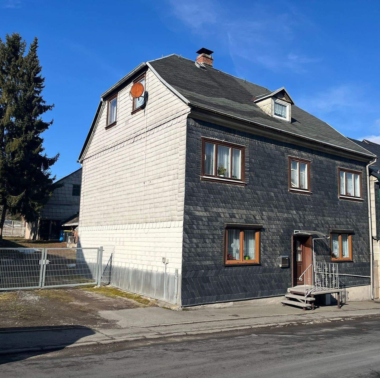 Immobilie in Schwarzatal - Ein- bis Zweifamilienhaus in Oberweißbach  - Bild 0