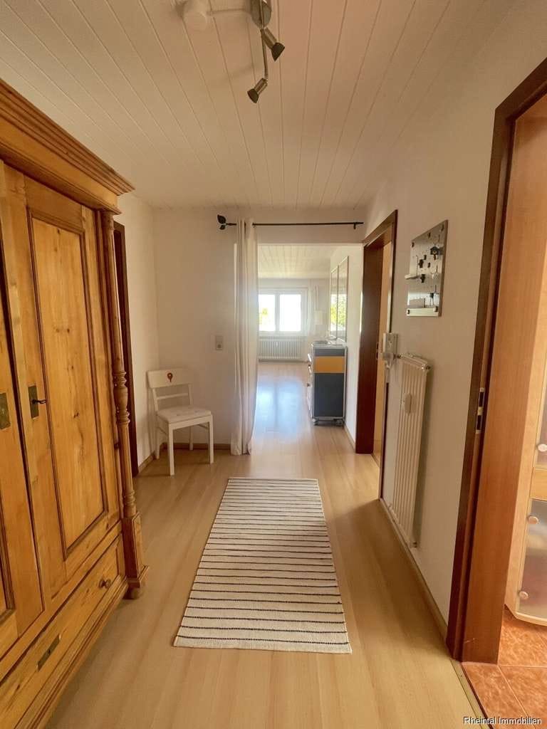 Immobilie in Küssaberg - Charmante Dachgeschosswohnung mit großer Dachterrasse in Rheinheim - Bild 2