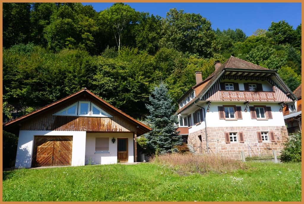 Immobilie in Oberharmersbach - Idyllisches Einfamilien-Wohnhaus mit traumhaftem Grundstück in ruhiger Wohnlage ! - Bild 2