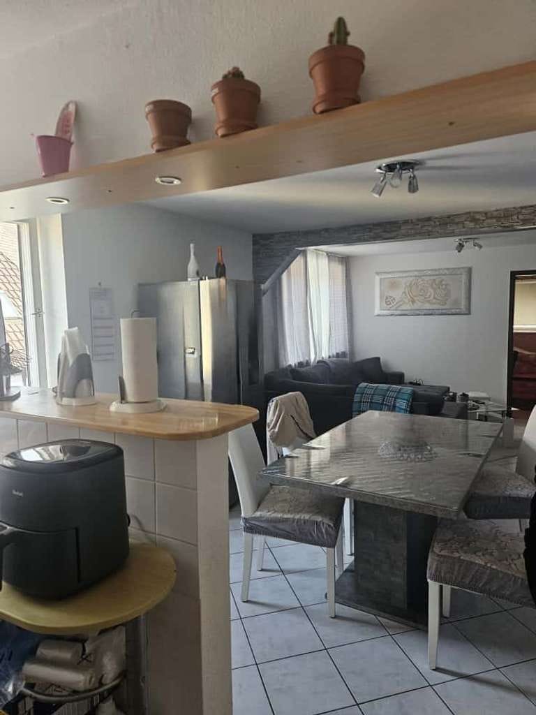 Immobilie in Neuenbürg - Renovierte zentrale 4-Zimmer-Wohnung in Neuenbürg - Bild 2
