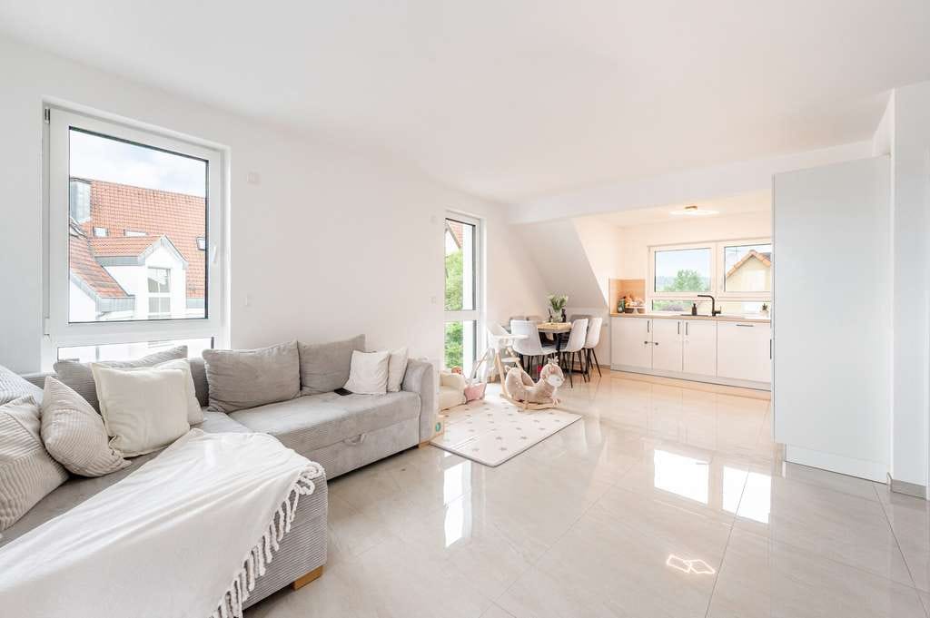 Immobilie in Untergruppenbach - Attraktive Kapitalanlage: Vermietetes DG‑Apartment mit Luft/Wasser‑Wärmepumpe und Terrasse - Bild 1