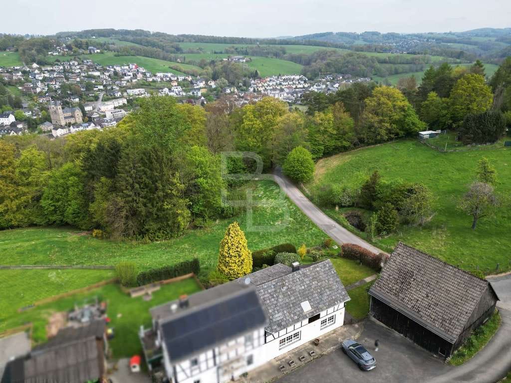 Immobilie in Overath - Ihr Traum vom Landleben: Fachwerkhaus mit Weiden und Scheune! - Bild 3