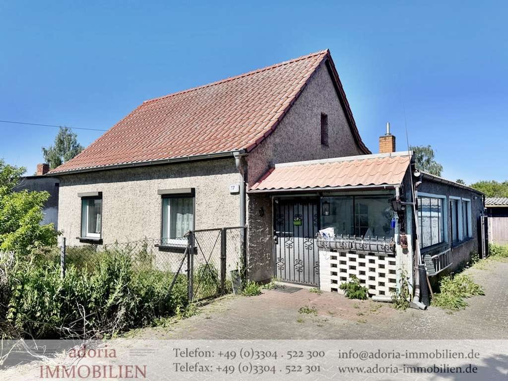 Immobilie in Kremmen - Sanierungsbedürftiges Wohnhaus und diverse Nebengebäude auf großem Grundstück * Außenbereich * Ruhe - Bild 1