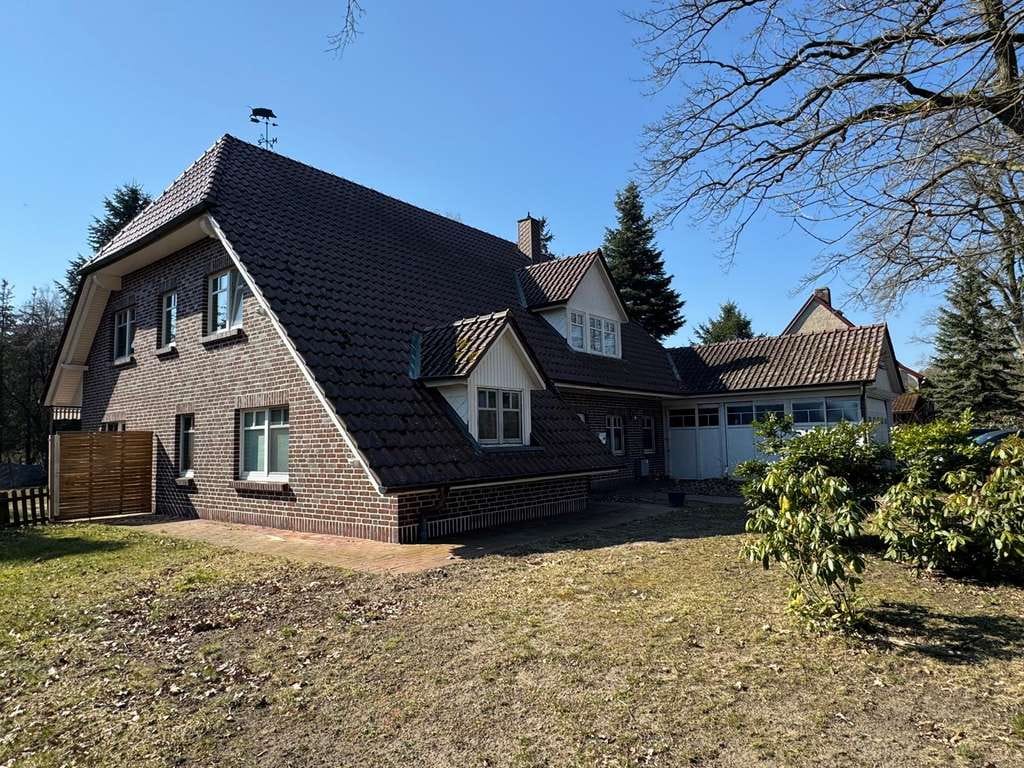 Immobilie in Lübtheen - Attraktives Architektenhaus für 2 Familien in ruhiger Lage-provisionsfrei - Bild 2