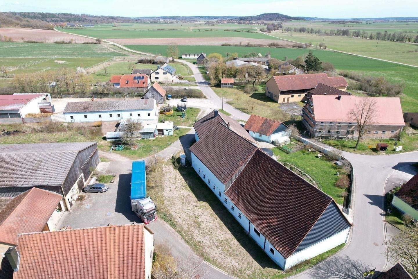 Immobilie in Leutershausen - Reitanwesen mit großem Wohnhaus  und Entwicklungspotenzial - Bild 4
