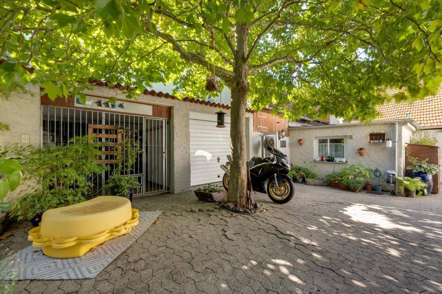 Immobilie in Kitzingen - Zwei Wohnhäuser auf einem Grundstück in Kitzingen - vielseitig nutzbar, modern ausgestattet und mit viel Potential - Bild 4