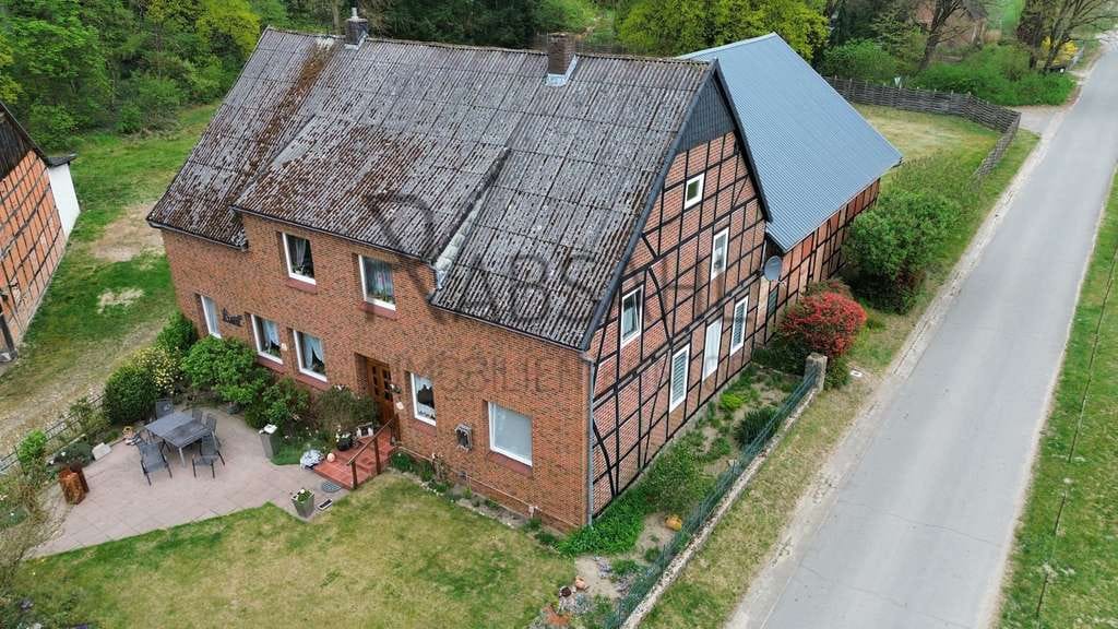 Immobilie in Waddeweitz - Schmuckstück im Wendland - Einzigartiger und teilmodernisierter Hof mit wundervollem Grundstück - Bild 2