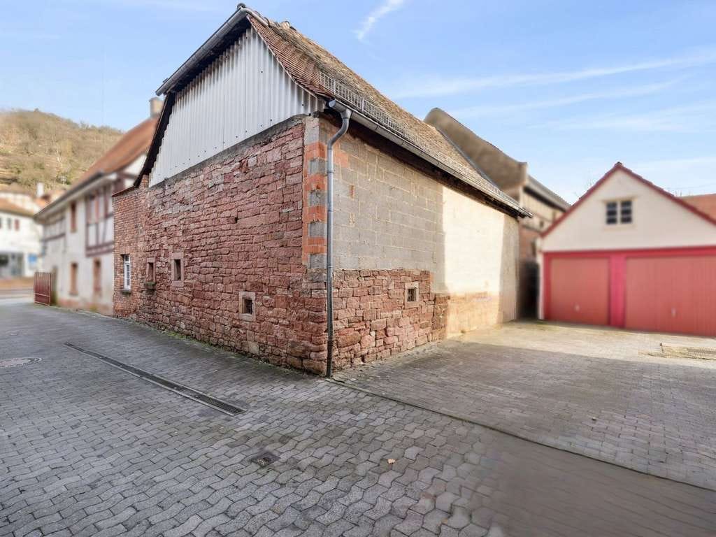 Immobilie in Breuberg - Vermietet: Charaktervolles Fachwerkhaus unter Denkmalschutz in bester Altstadtlage von Breuberg - Bild 3