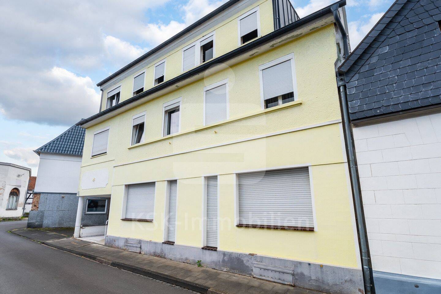 Immobilie in Bad Honnef - Wohn- und Geschäftshaus im Herzen einer gewachsenen Ortslage. - Bild 0
