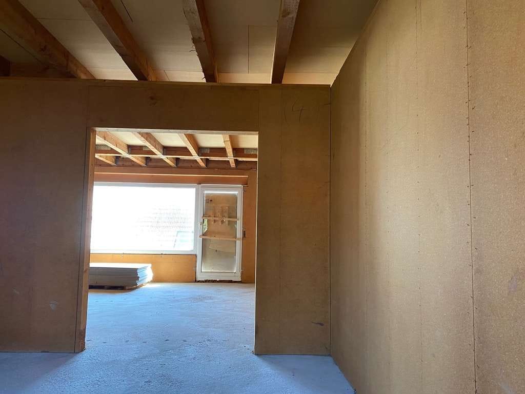 Immobilie in Lenningen - Das Haus bietet viele Freiräume zum Gestalten - Bild 2