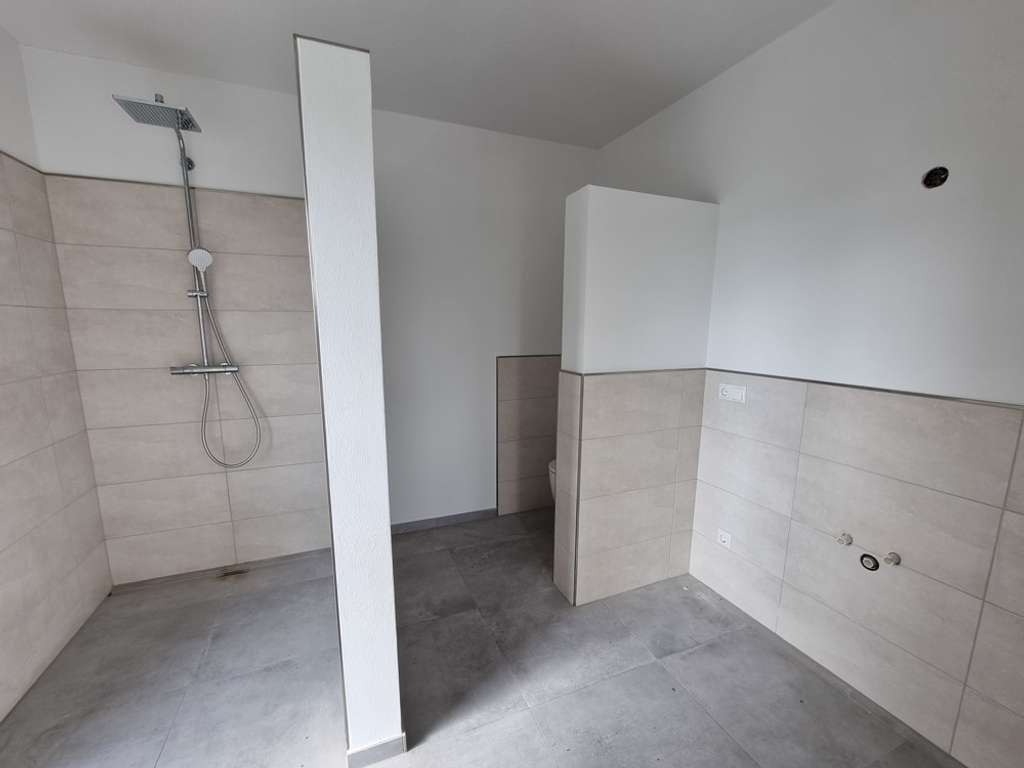 Immobilie in Lembruch - Wohnen, da wo andere Urlaub machen! KfW 55 Effizienzhaus - Penthouse-Eigentumswohnung mit großer Dac - Bild 4