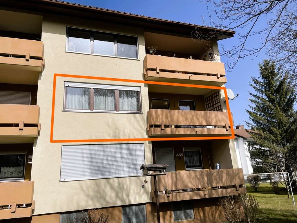Immobilie in Peiting - KAUFEN - EINZIEHEN - WOHLFÜHLEN
Gepflegte 3,5-Zimmerwohnung im 1. OG mit Südbalkon und Garage - Bild 0