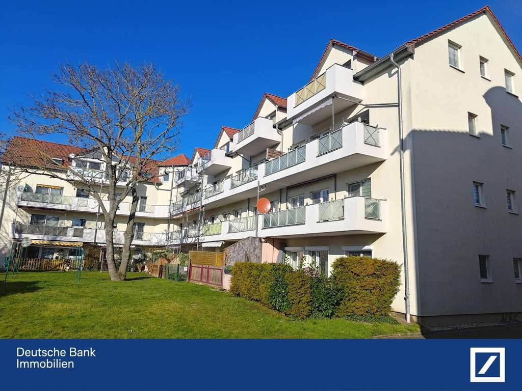 Immobilie in Goethestadt Bad Lauchstädt - Schöne 2 Zi. Wohnung mit großem Südwest-Balkon in idyllischer Lage - Bild 0